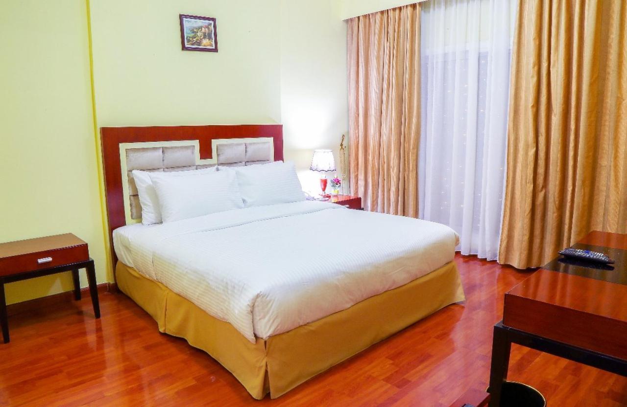 Ruwi Hotel Apartments, Sharjah Buitenkant foto