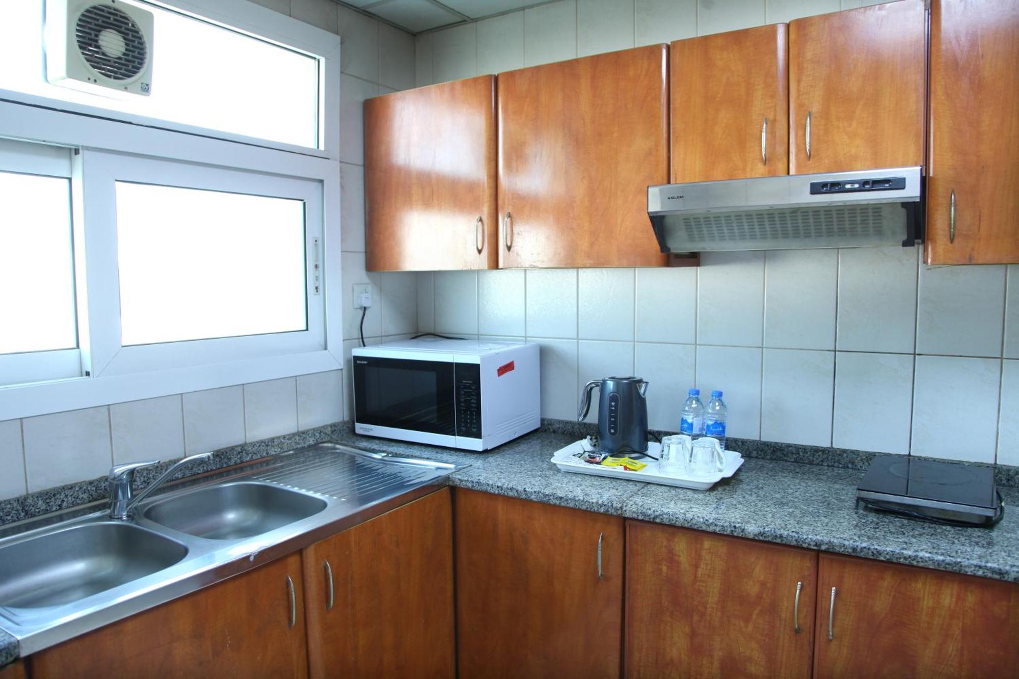 Ruwi Hotel Apartments, Sharjah Buitenkant foto