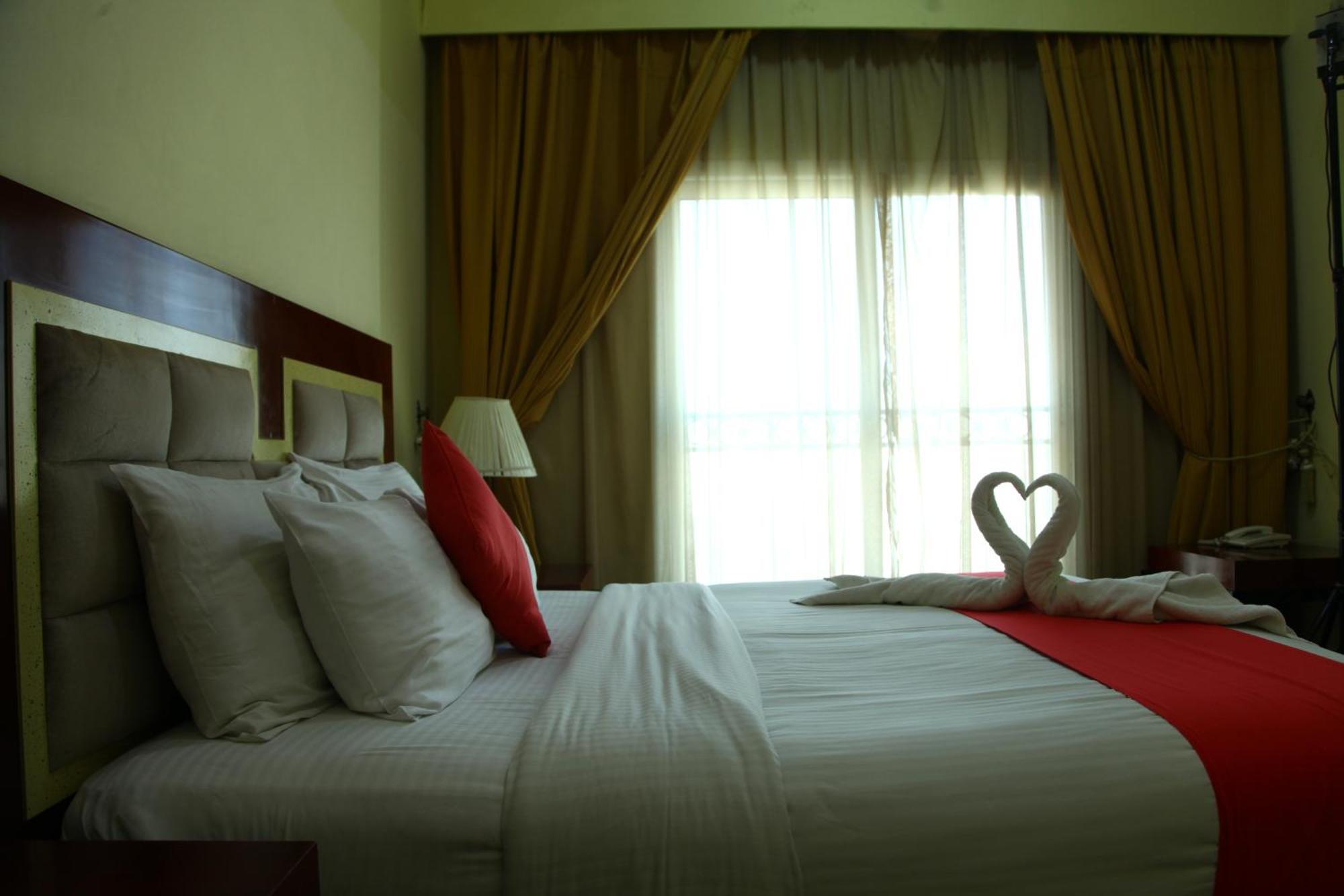 Ruwi Hotel Apartments, Sharjah Buitenkant foto