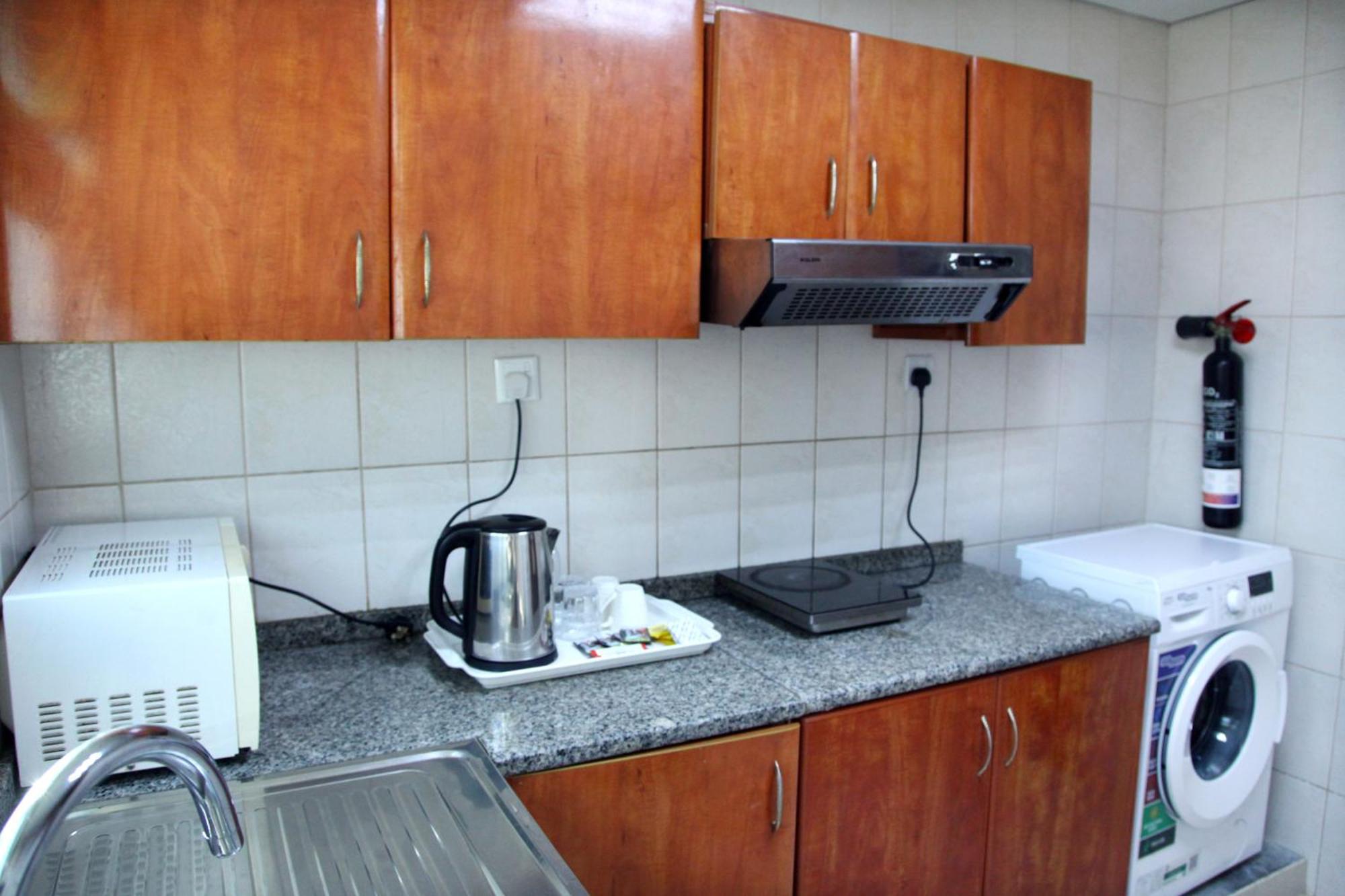 Ruwi Hotel Apartments, Sharjah Buitenkant foto